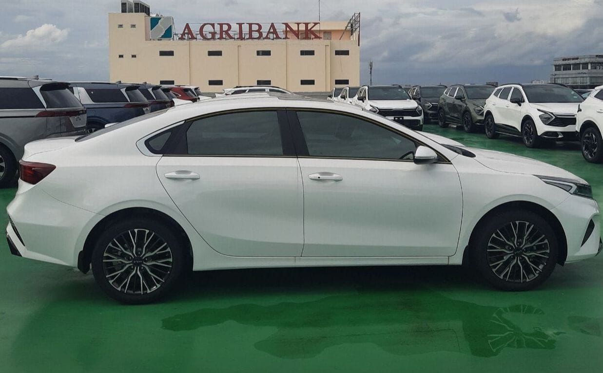Kia K3 Luxury màu Xanh Xe có sẵn giao ngay giảm 15 triệu