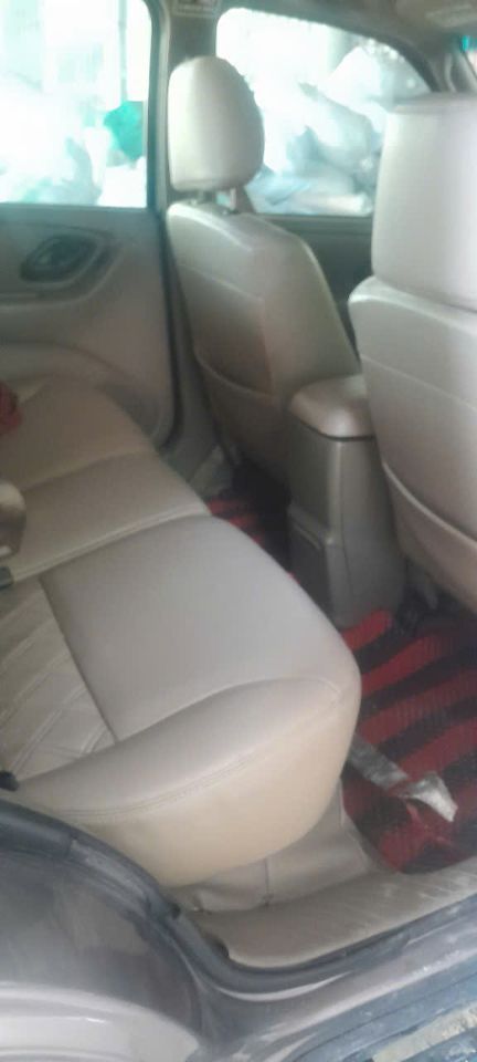 CHÍNH CHỦ CẦN BÁN XE Ford Escape ĐỜI 2003