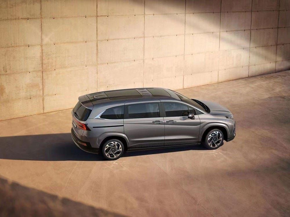 Hyundai Custo 2021 dùng cửa trượt bên sườn Hyundai Custo 2021 dùng cửa trượt bên sườn