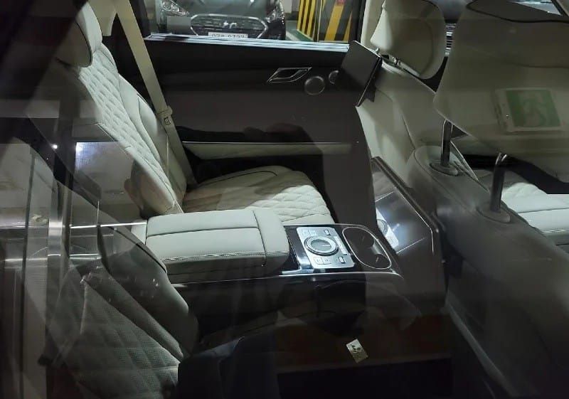 Hàng ghế thứ hai của Genesis GV80 2022 bản 6 chỗ