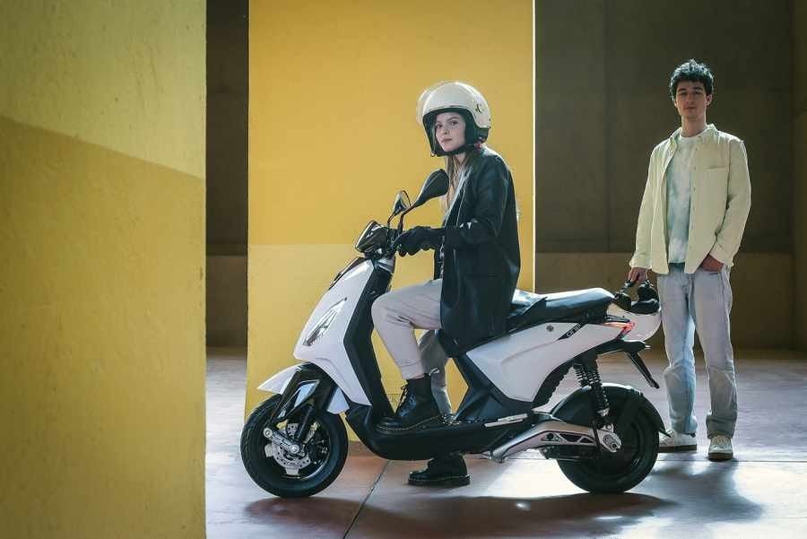 Xe điện gọn nhẹ, kiểu dáng như Zip mang tên Piaggio One