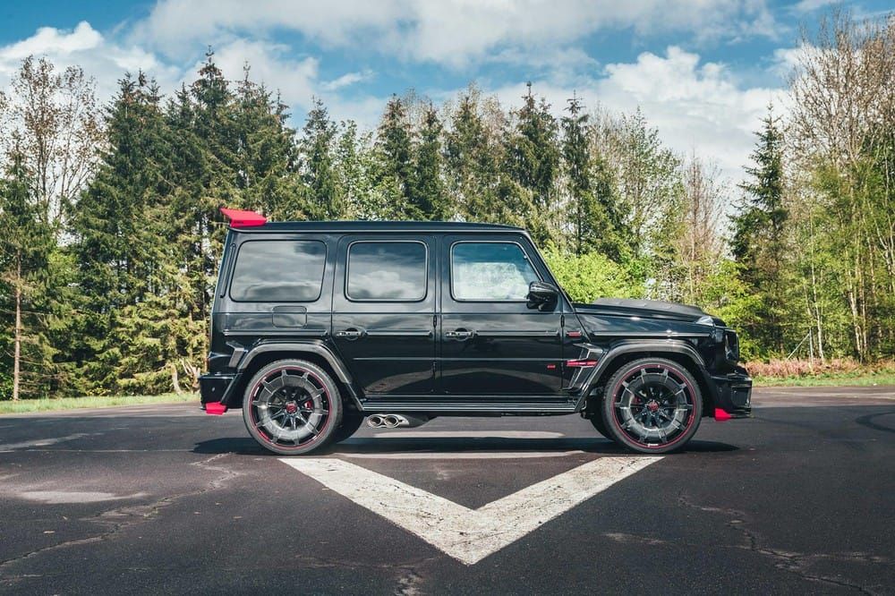 Phía bên sườn của Brabus 900 Rocket Edition