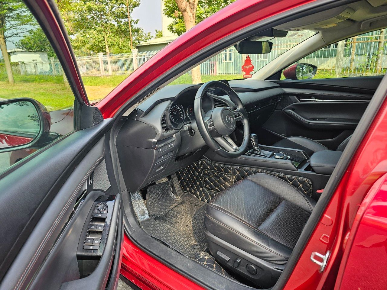 Cần bán xe Mazda 3 2021, 2.0  hộp Số Tự Động 6 cấp,  Signature Premium