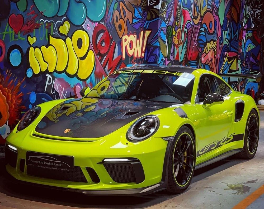 Vẻ đẹp của Porsche 911 GT3 RS Weisach Package độc nhất Việt Nam