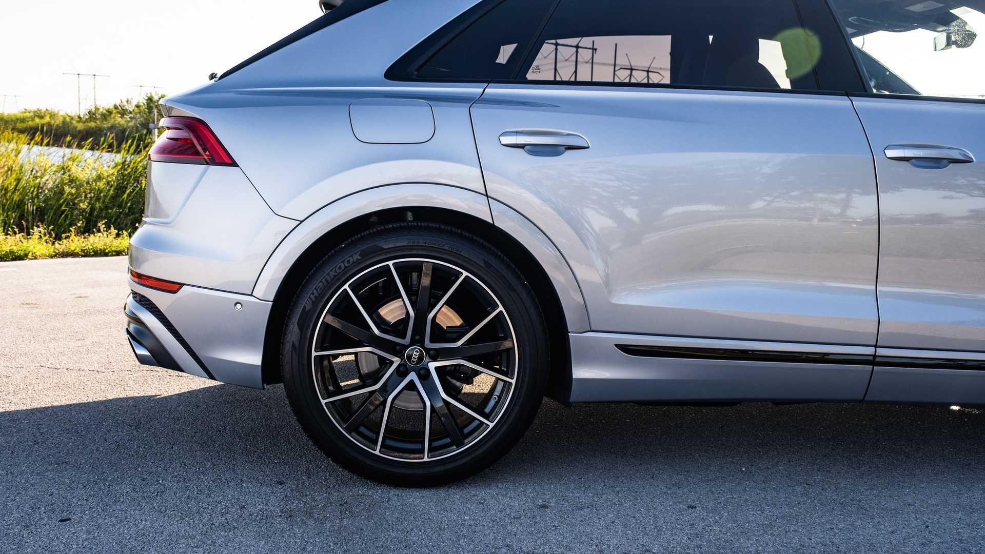 Thông số Audi SQ8 2022