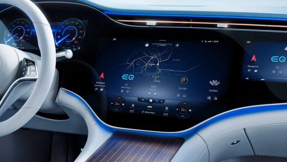 Cận cảnh màn hình MBUX Hyperscreen Cận cảnh màn hình MBUX Hyperscreen