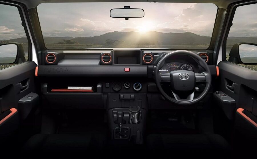 Nội thất Toyota Hilux Champ 2024