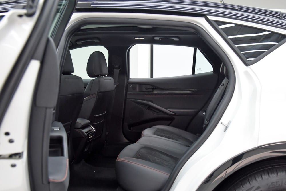 Hàng ghế sau của Ford Evos