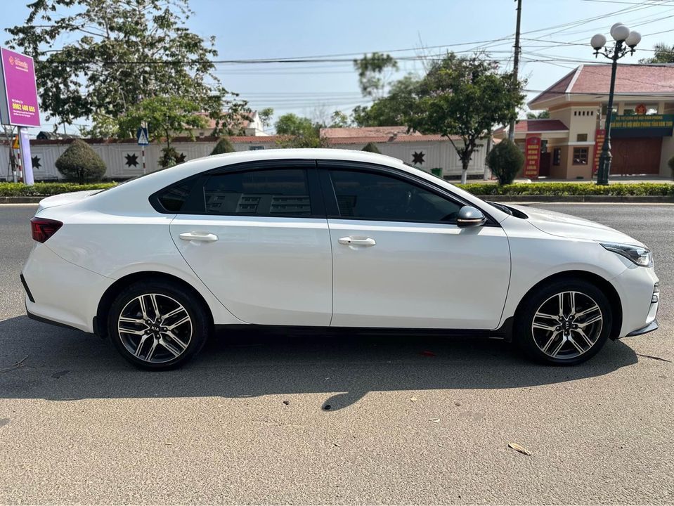 Bán xe Kia Cerato 2020