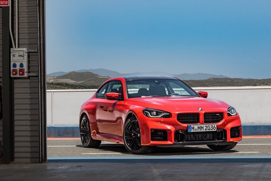 BMW M2 2023 lột xác với thiết kế sáng tạo - tập trung vào người lái