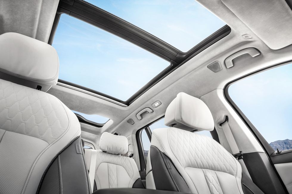 cửa sổ trời BMW X7 2023