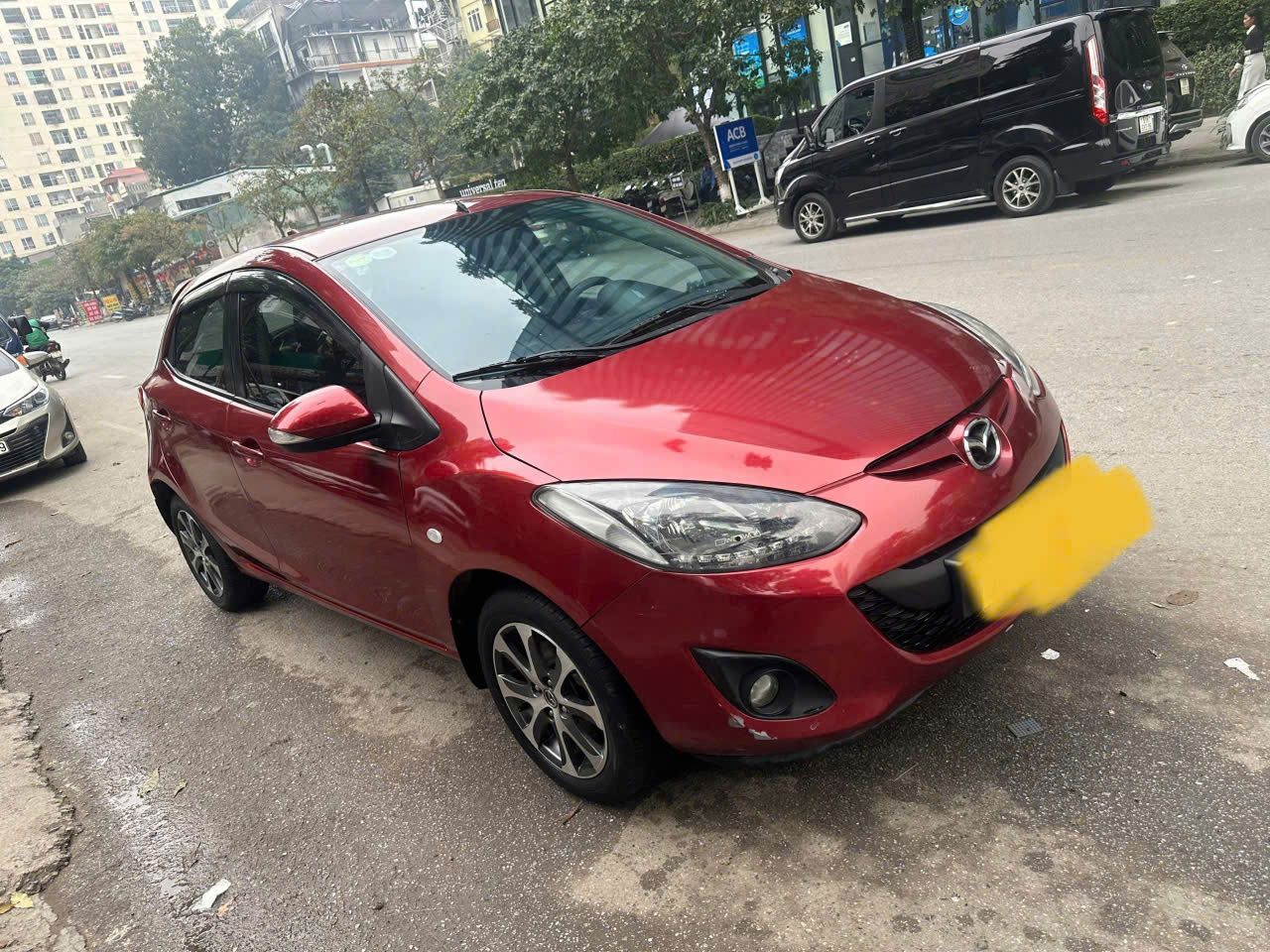 Bán Mazda 2 SX 2013 màu đỏ biển HN