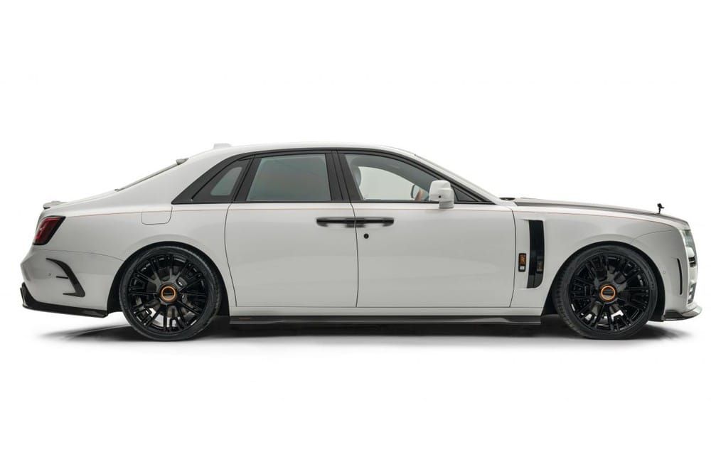 Mansory Rolls-Royce Ghost 2021 Hai bên thân xe Mansory Rolls-Royce Ghost cũng có các chi tiết điểm nhấn đặc biệt