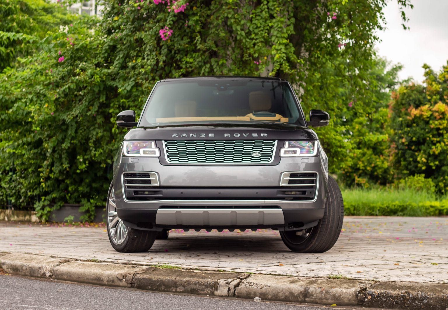 Range Rover SVAutobiography LWB 3.0L Ngoại thất RANGE ROVER SV AUTOBIOGRAPHY 3.0 LWB 2021-3.jpg