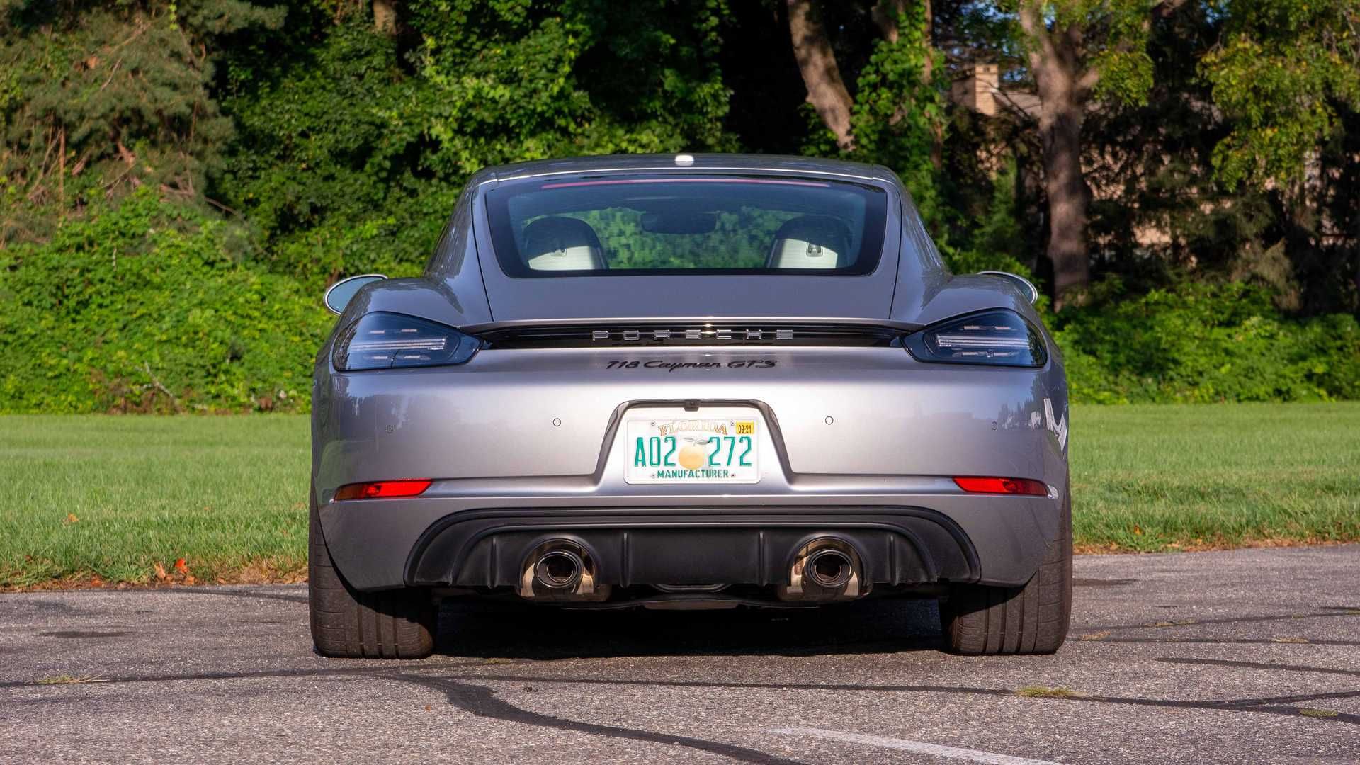 Phía sau xe
