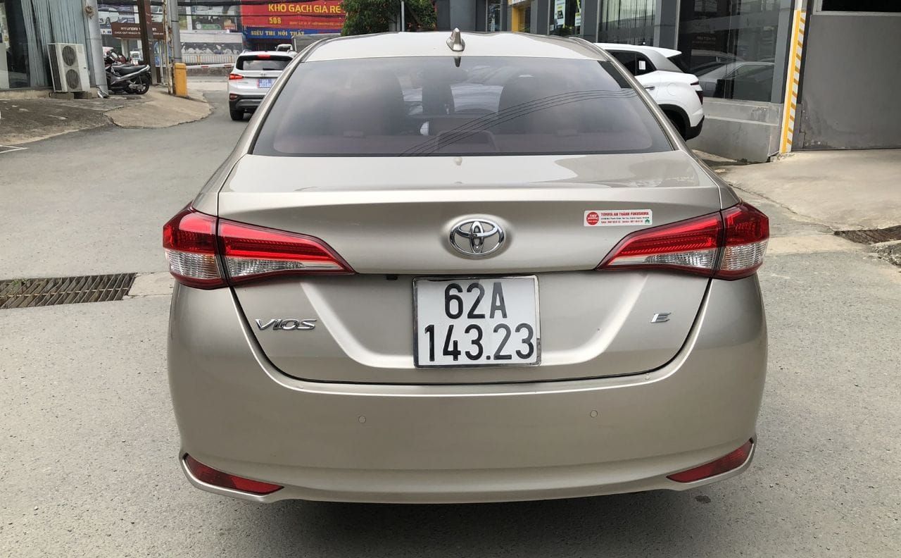 Toyota Vios E CVT 2019 tự động màu vàng cát