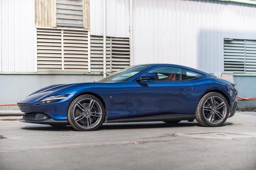 Siêu xe 4 chỗ ngồi Ferrari Roma độc nhất Việt Nam với màu sơn nguyên bản là xanh Siêu xe 4 chỗ ngồi Ferrari Roma độc nhất Việt Nam với màu sơn nguyên bản là xanh