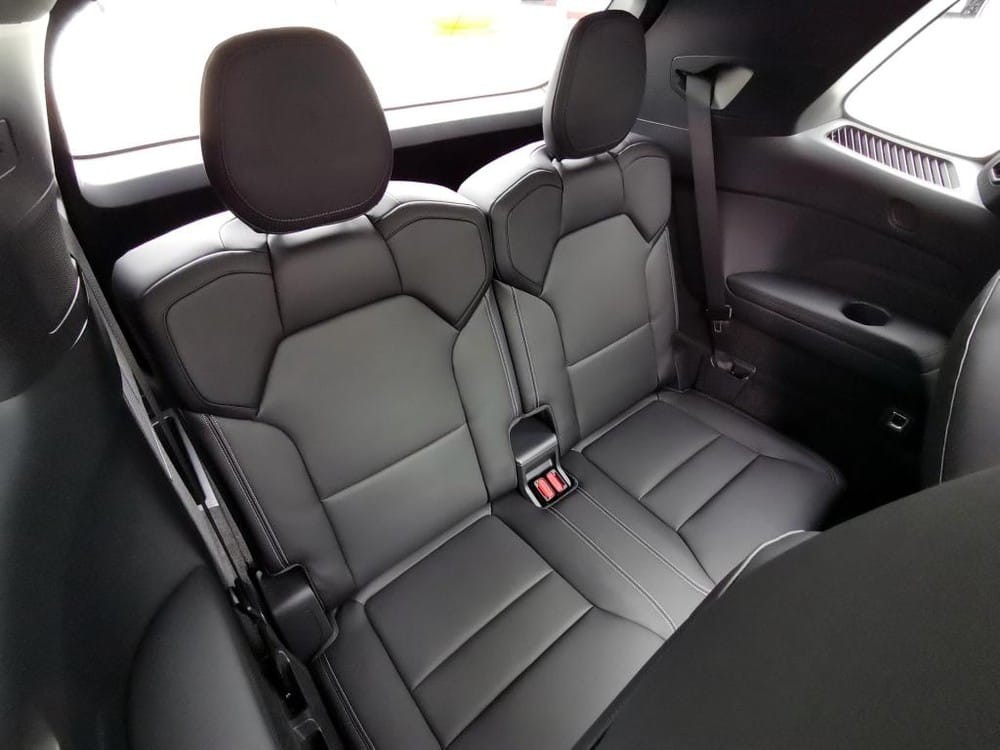 2 ghế cuối của Lynk & Co 09 