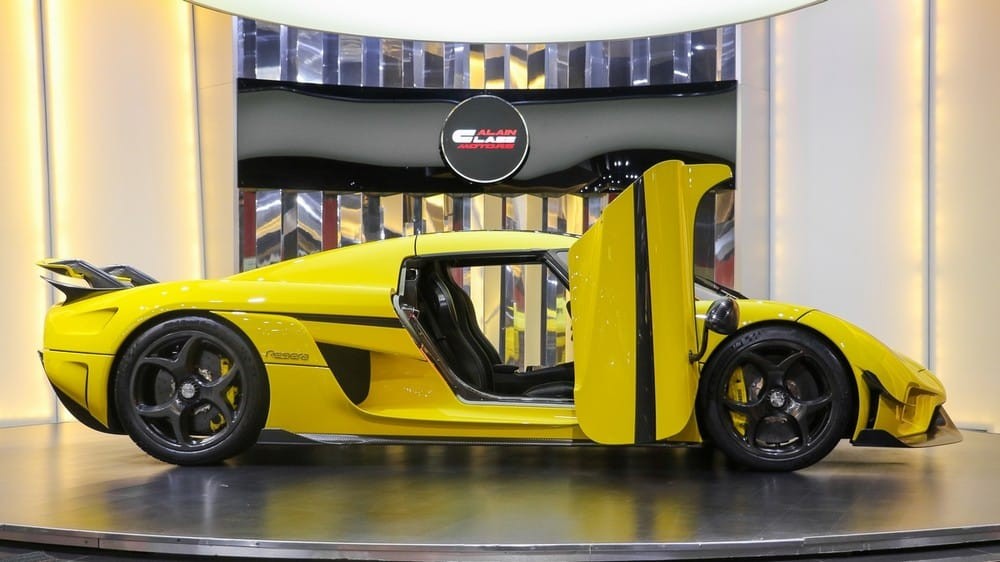 Siêu phẩm Koenigsegg Regera này có màu sơn vàng