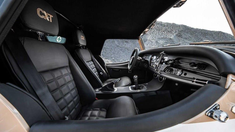 Nội thất của Morgan Plus Four CX-T