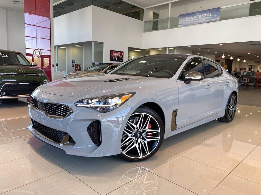 Kia Stinger 2022 xuất hiện tại đại lý trước ngày ra mắt Kia Stinger 2022