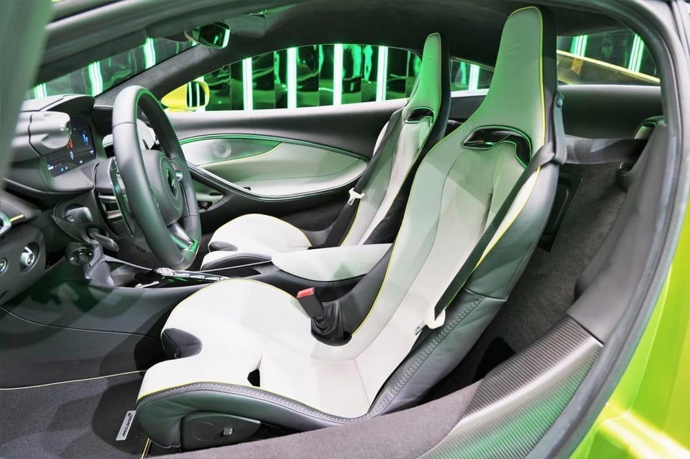 Artura là siêu xe hybrid thương mại đầu tiên của McLaren và đây là lý do có thể thu hút sự quan tâm của đại gia Việt