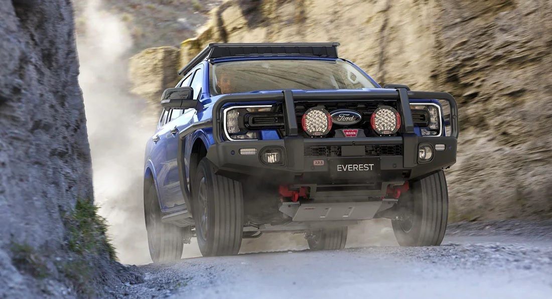 Ford Everest 2023 thay đổi diện mạo chính thức ra mắt
