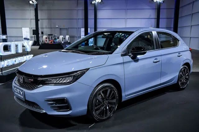Ảnh thực tế Honda City Hatchback vừa ra mắt: Đẹp mỹ mãn, nhiều điểm mạnh để giành khách với Toyota Yaris nếu về Việt Nam - Ảnh 13. Honda City Hatchback 2021-13