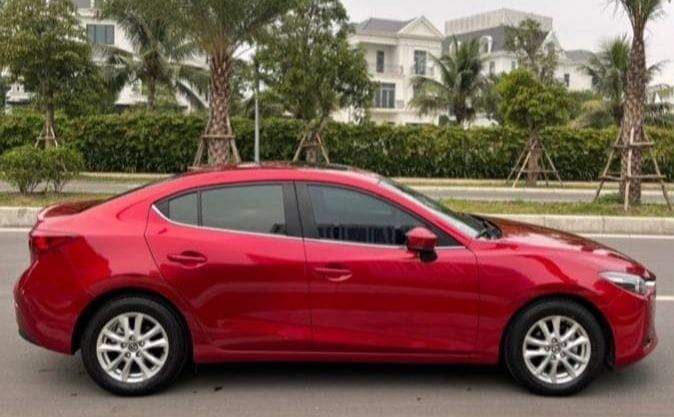 bán Mazda 3 máy 1.5L AT sx 2018 mầu đỏ ,chính chủ xe