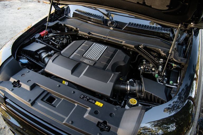 Land Rover Defender 110 V8 động cơ