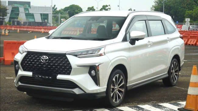 CẦN BÁN XE TOYOTA VELOZ 2025