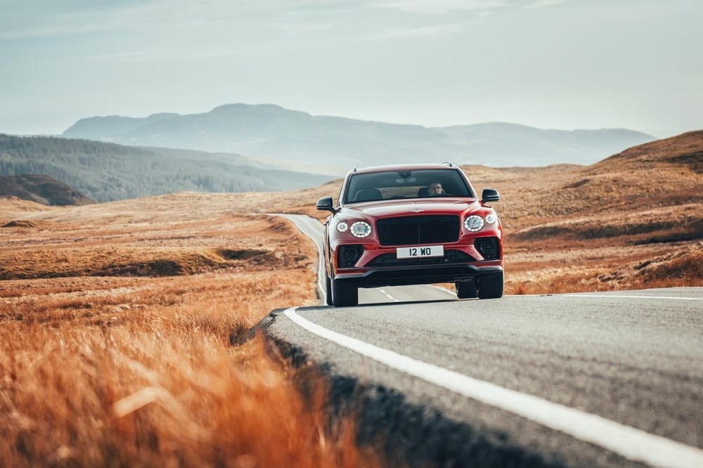 Bentley Bentayga S 2022 nhìn trực diện