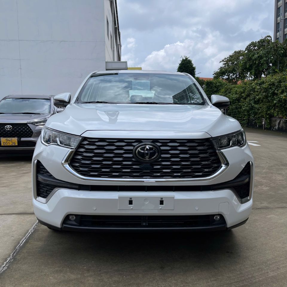 Toyota Innova Cross Hybrid: Xe "Xanh" Cho Những Hành Trình Xanh