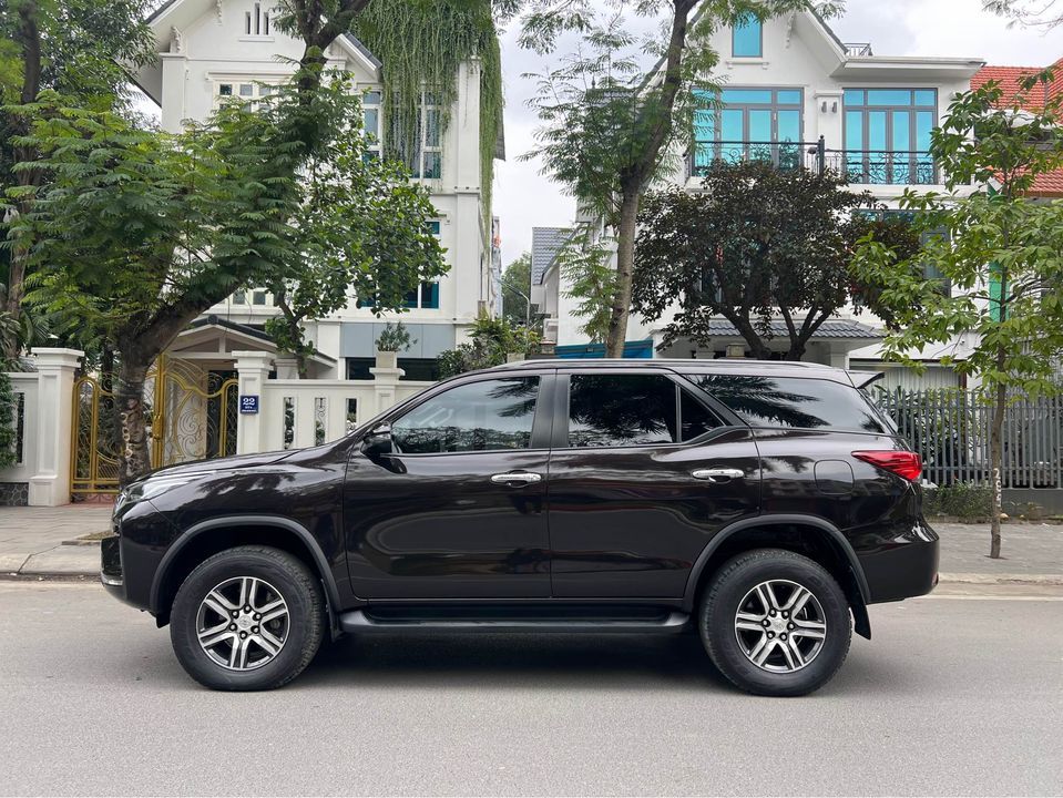 Fortuner 2.4 máy dầu sản xuất 2021