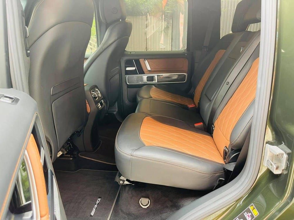 Còn đây là khoang hành khách cho xe Còn đây là khoang hành khách cho xe