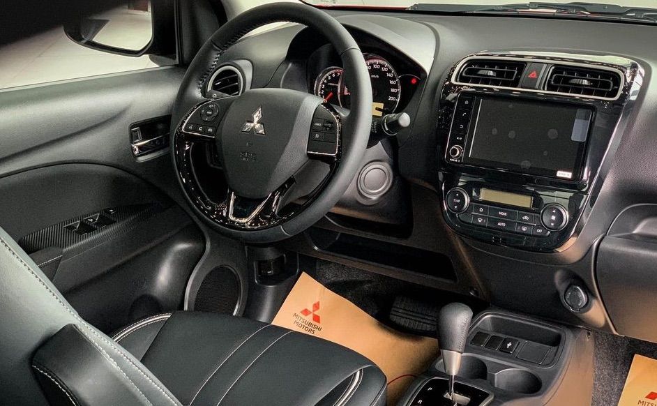 Mitsubishi Attrage Mới giá siêu rẻ