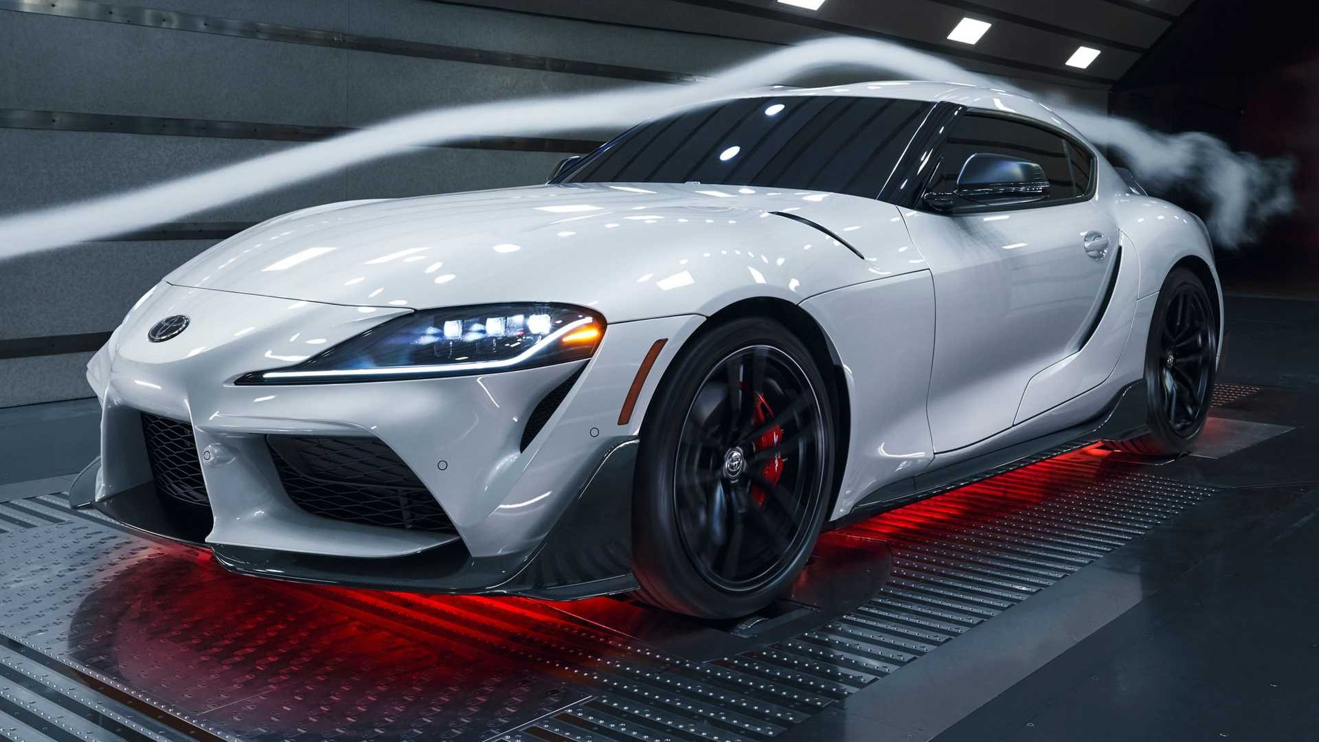Toyota Supra 2022 ra mắt phiên bản đặc biệt bằng sợi carbon