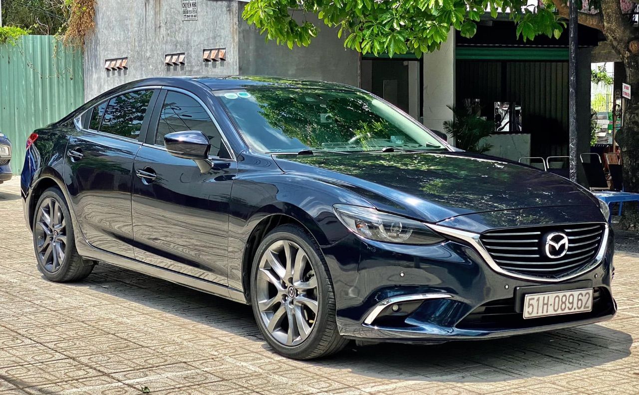 Bán Mazda 6 2.0 Premium 2017 Facelift