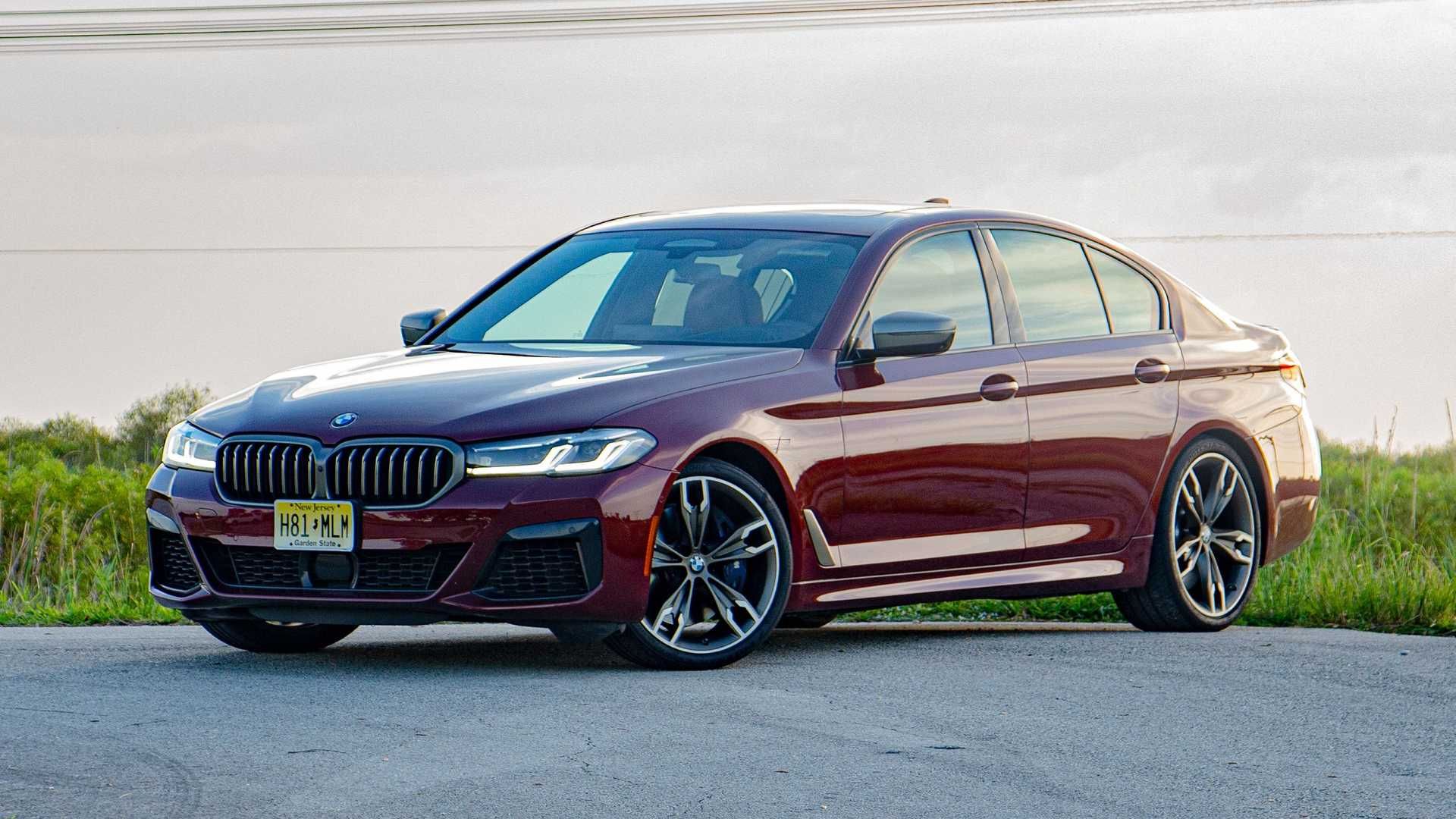 BMW M550i 2021 Đánh giá: Thông số, Giá xe và Hiệu suất.