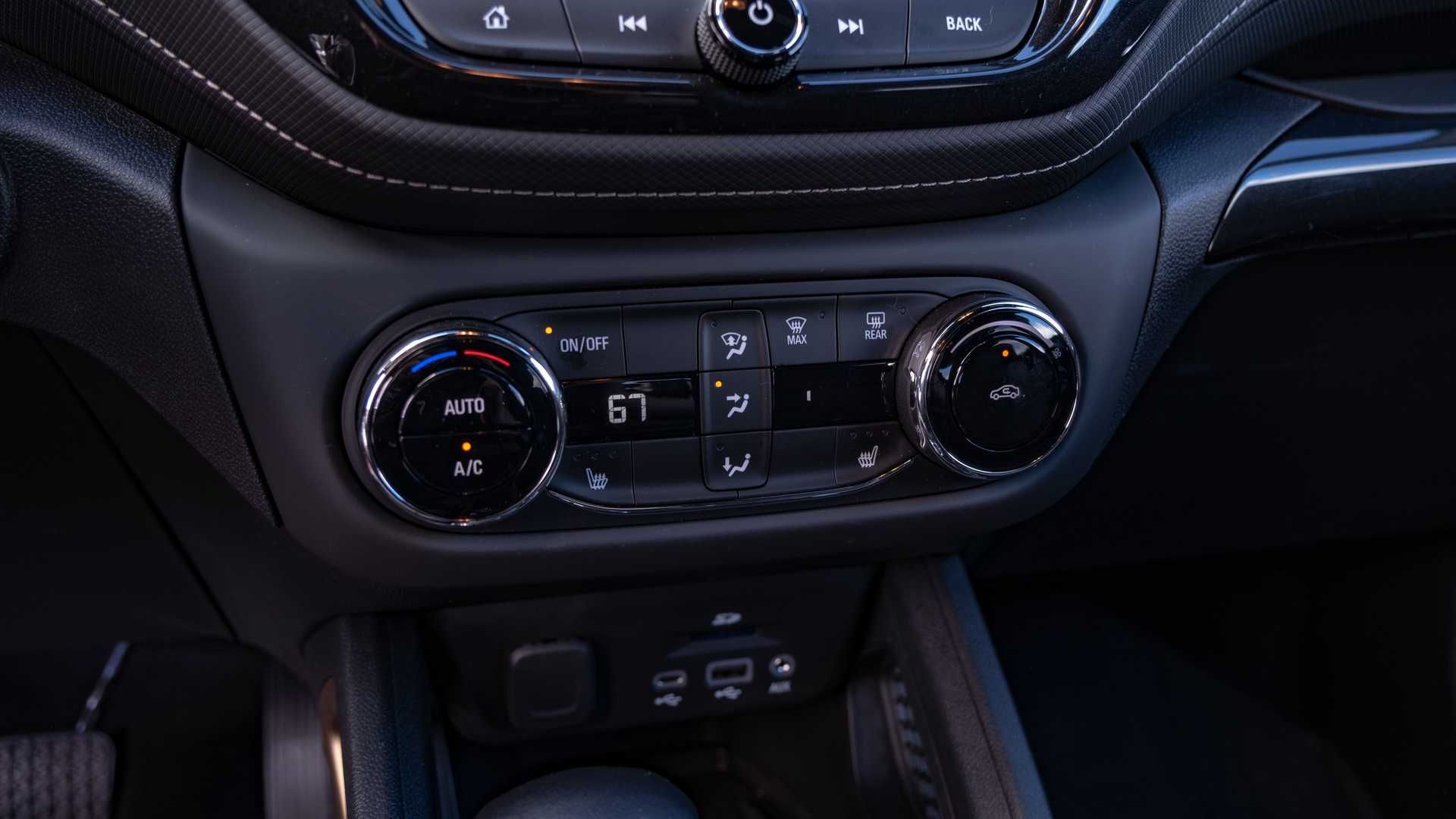 Nội thất trên xe