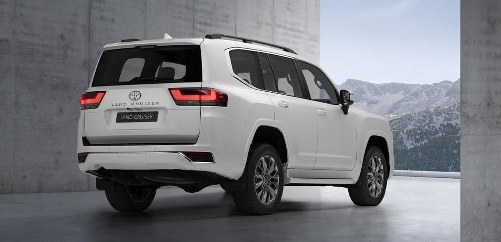 Toyota Land Cruiser 2022 nguyên bản