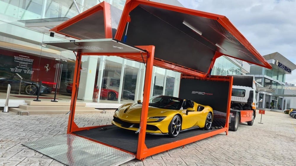 Hiện chưa rõ đại lý Ferrari Việt Nam có ý định mang SF90 Spider về nước để giới thiệu hay không