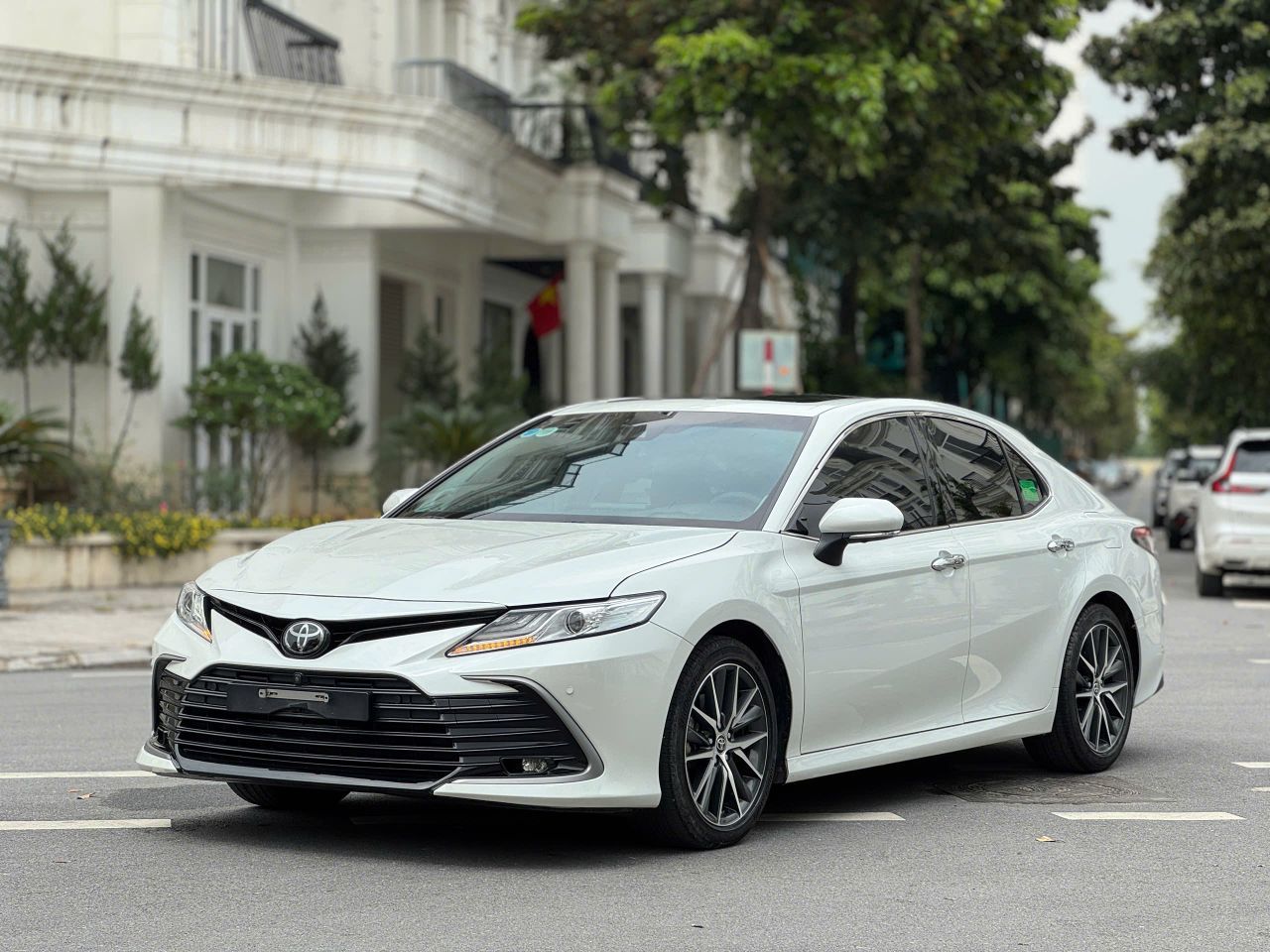 Đẹp xuất sắc Camry 2.5Q/SX 2022, đăng ký 2023, 1 chủ sd, xuất hóa đơn 500 triệu.