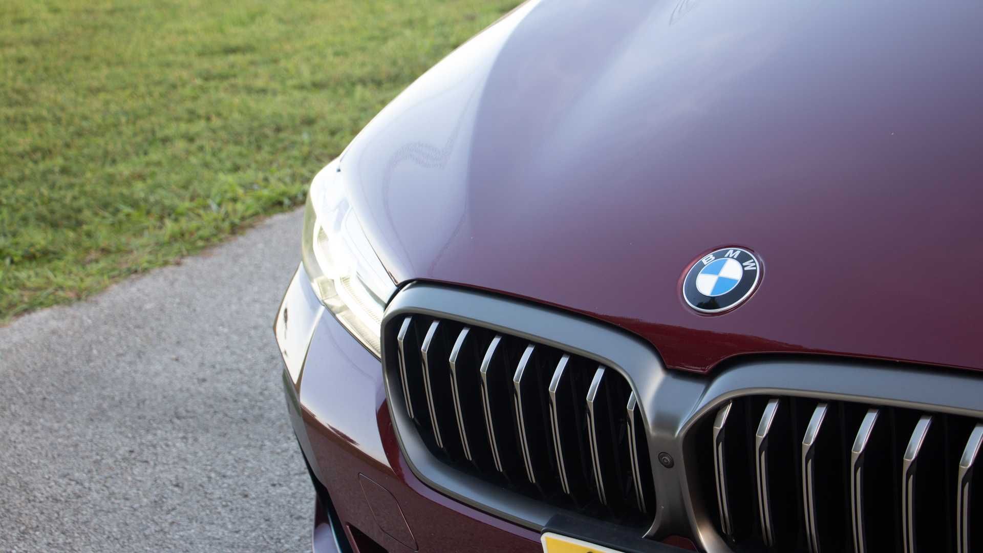 Thông số BMW M550i 2021