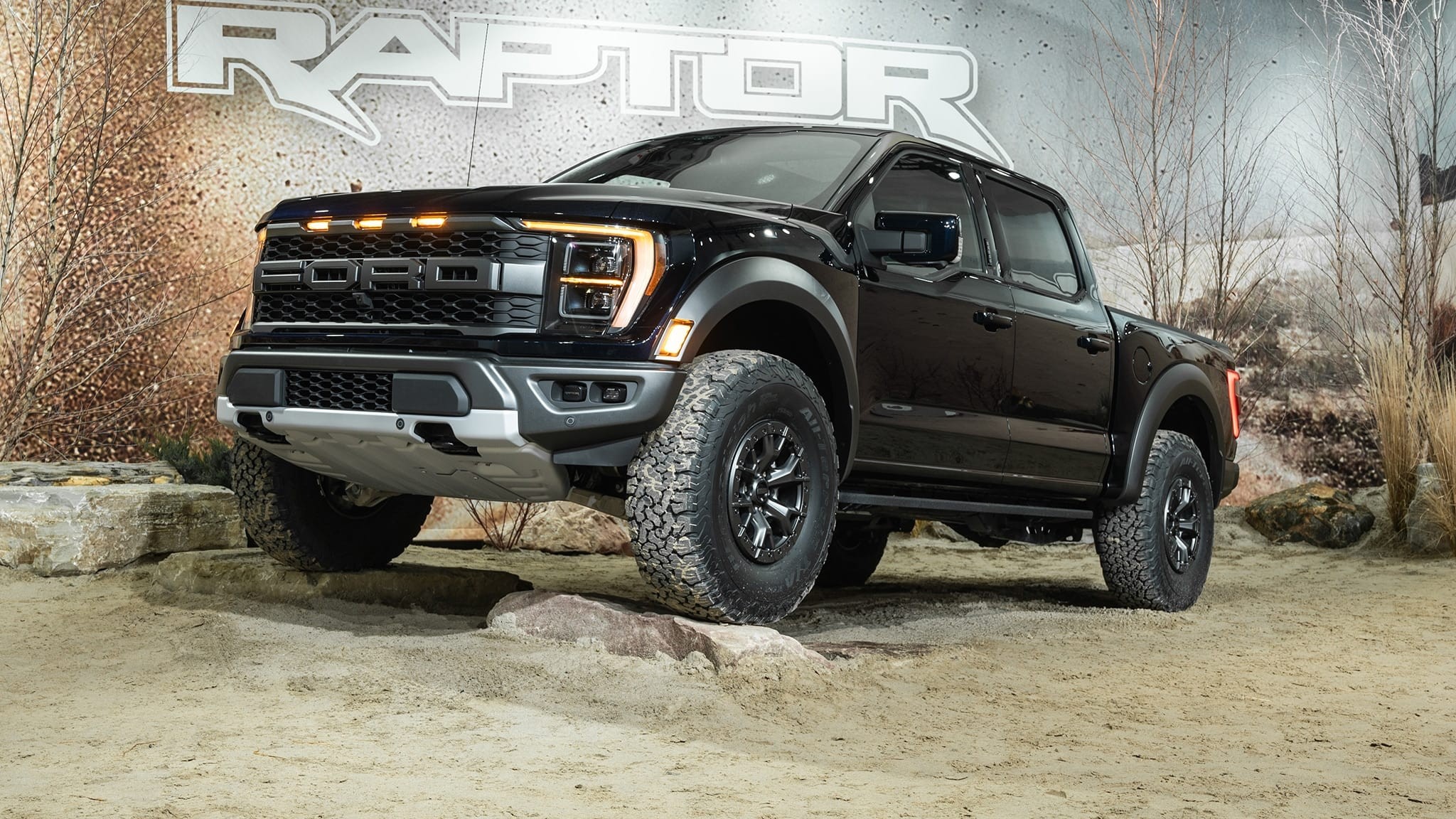 Ford Ranger Raptor X 2021 được bán tại Đông Nam Á với giá tương đương 1.24 tỷ đồng