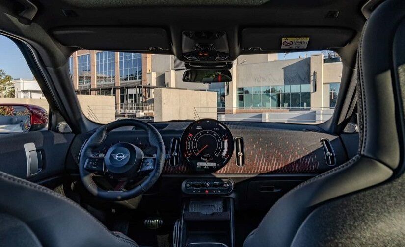 Nội thất Mini John Cooper Works Countryman