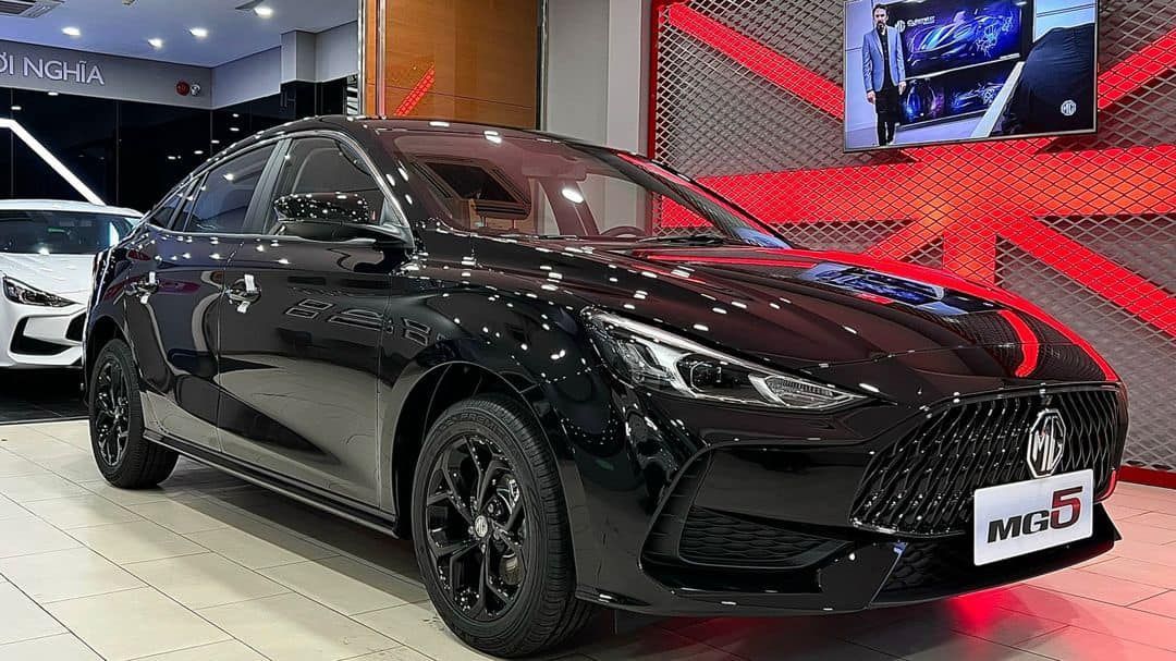 Chính chủ cần bán xe - MG5 Black Edition