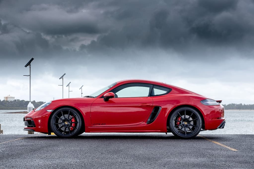 hông xe Porsche 2021