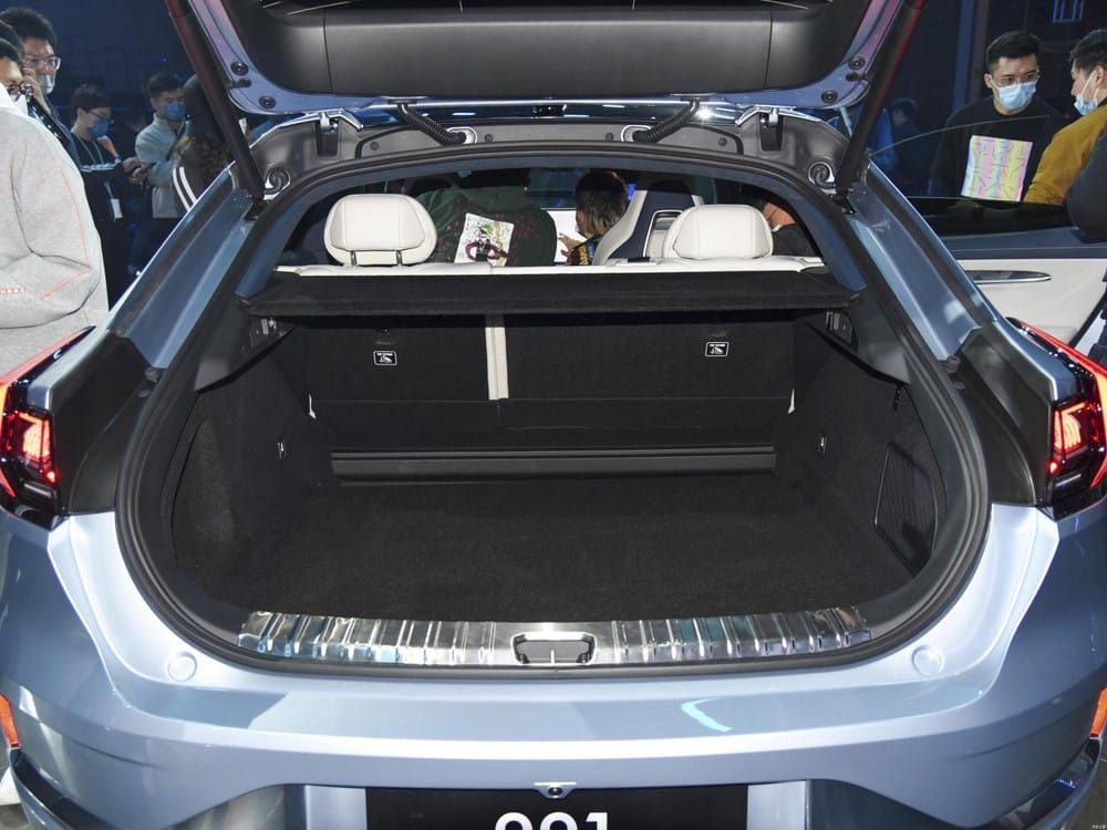 Cốp sau của Geely Zeekr 001