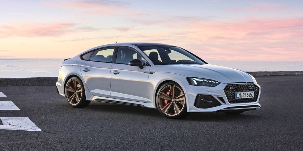 Audi RS5 Sportback 2022: Mạnh mẽ và thực dụng đầy uy lực